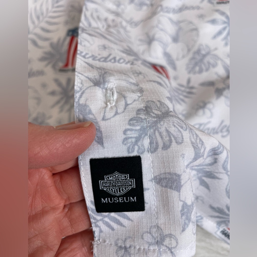 Harley-Davidson Men's White Short Sleeve Americana Hawaiian Shirt - Picture 6 of 12